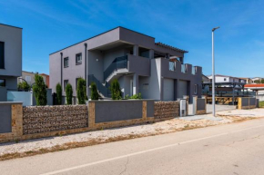 Apartments with a parking space Vir - 23252